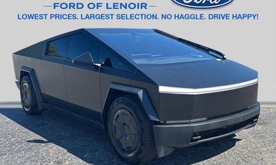 2025 Tesla Cybertruck Base