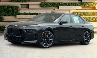 2025 BMW 750E xDrive