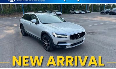 2020 Volvo V90CC Inscription