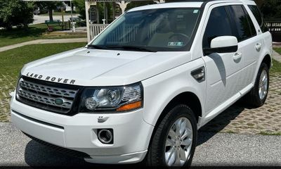 2014 Land Rover LR2 Base HSE US