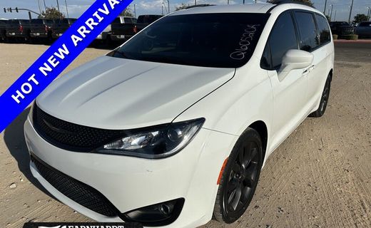 2020 Chrysler Pacifica Touring L Plus