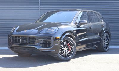 2025 Porsche Cayenne S E Hybrid