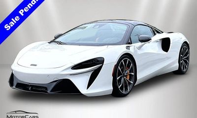 2025 McLaren Artura Spider