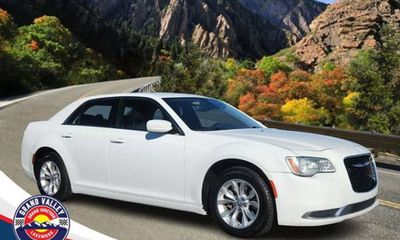2022 Chrysler 300 Touring