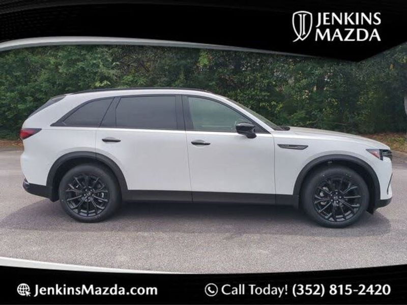 2025 Mazda CX-70 — a typically priced live listing