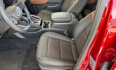 2025 GMC Canyon AT4