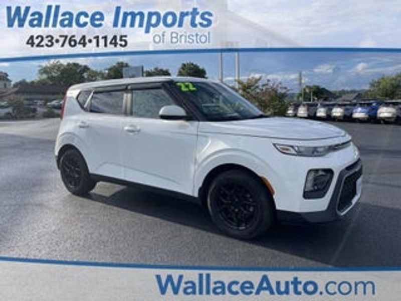 2022 Kia Soul — a typically priced live listing