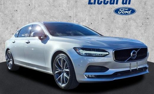 2018 Volvo S90 Momentum