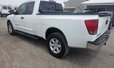 2014 Nissan Titan SV