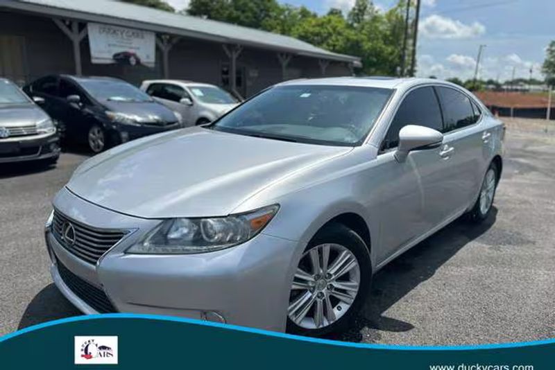 2013 Lexus Es 350 — a typically priced live listing