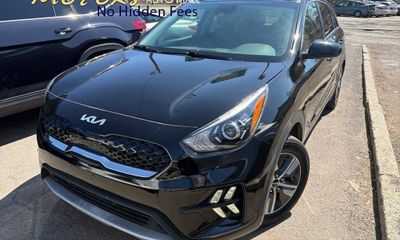2022 Kia Niro LX LXS SE