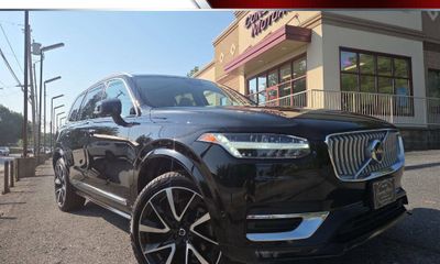 2023 Volvo XC90 Plus Bright