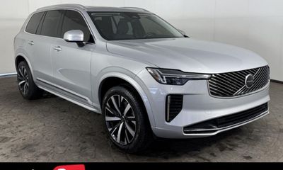 2025 Volvo XC90 Core