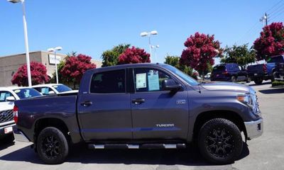 2018 Toyota Tundra SR5