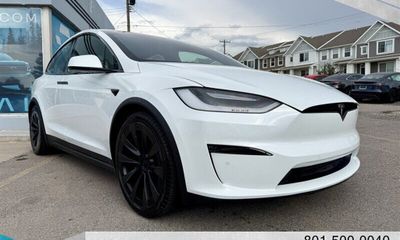 2023 Tesla Model X Standard Range