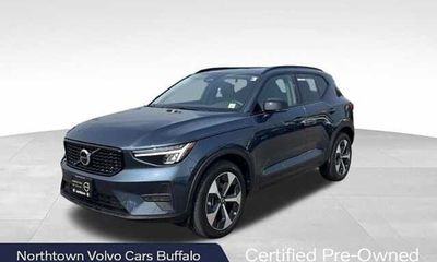 2026 Volvo XC40 Core