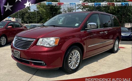 2013 Chrysler Town AND Country