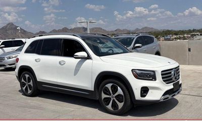 2025 Mercedes-Benz GLB-Class GLB250