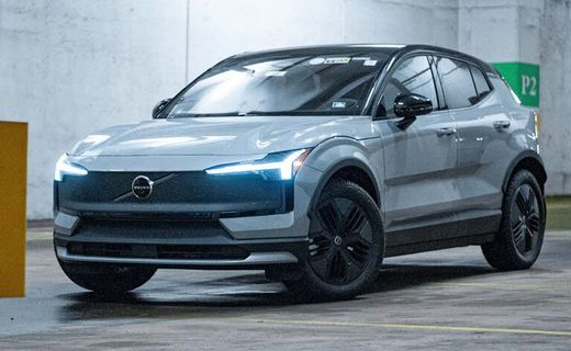 2026 Volvo EX30 CC Ultra