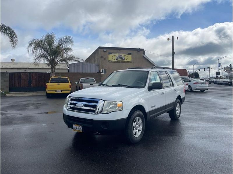 2007 Ford Expedition — a typically priced live listing