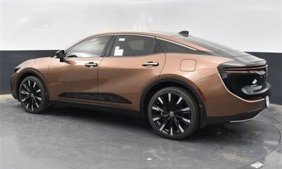 2023 Toyota Crown Platinum