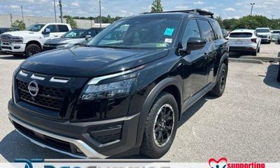 2024 Nissan Pathfinder SV