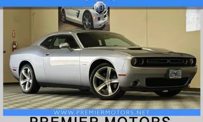 2015 Dodge Challenger SXT