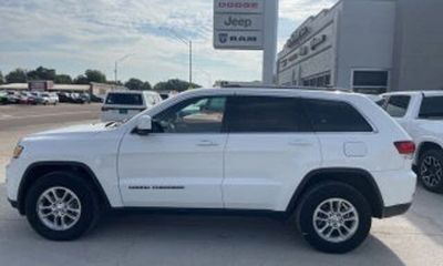2020 Jeep Grand Cherokee Laredo