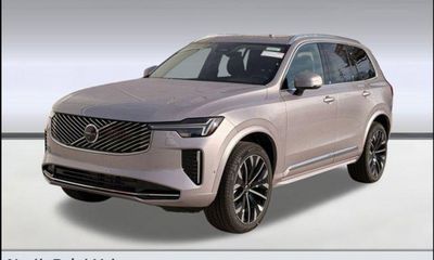 2026 Volvo XC90 Plus Bright