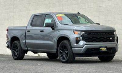 2022 Chevrolet Silverado RST