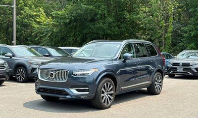 2024 Volvo XC90 Core