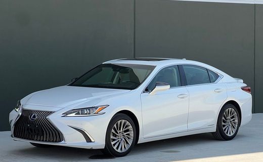 2021 Lexus ES 300H Luxury