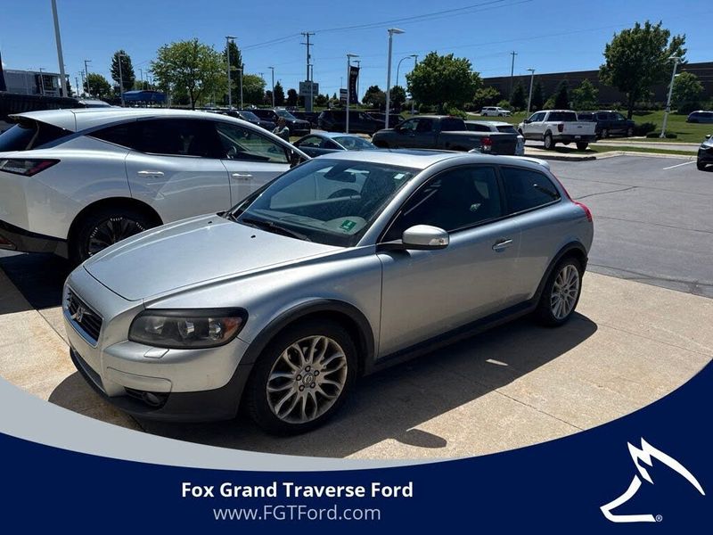 2008 Volvo C30 — a typically priced live listing