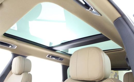 2026 Land Rover Range SE