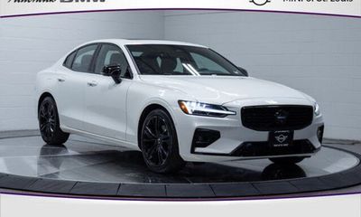 2024 Volvo S60 B5 Plus Black