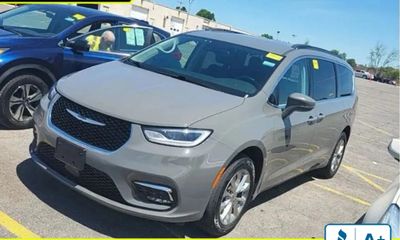 2022 Chrysler Pacifica Touring L