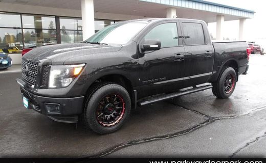 2018 Nissan Titan SV