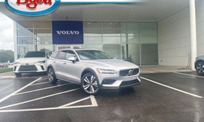 2025 Volvo V60CC Ultra