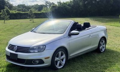 2012 Volkswagen EOS Luxury
