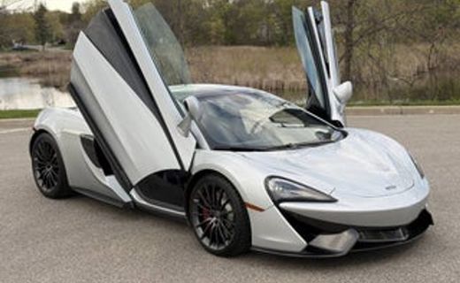 2017 McLaren 570GT