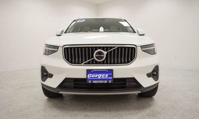 2023 Volvo XC40 Ultimate Bright