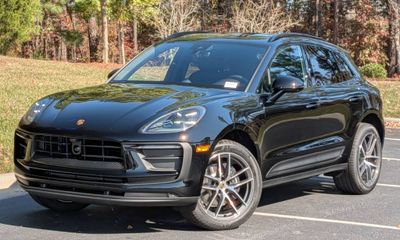2026 Porsche Macan T