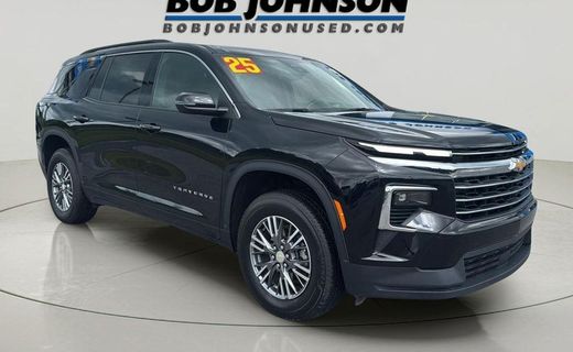 2025 Chevrolet Traverse LT