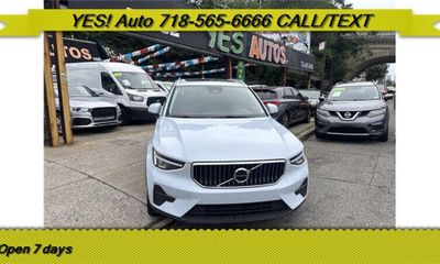 2024 Volvo XC40 Core Bright Dark