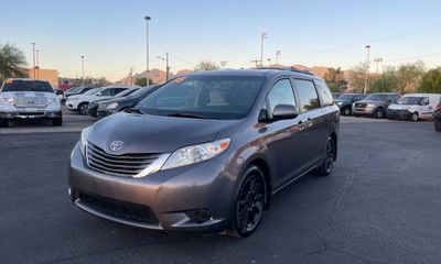 2015 Toyota Sienna LE 7 Passenger