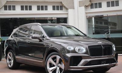 2026 Bentley Bentayga V8