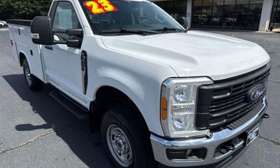 2023 Ford F-250 XL LB