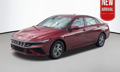 2024 Hyundai Elantra SE