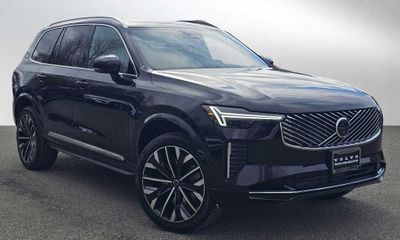 2026 Volvo XC90 Plus Bright