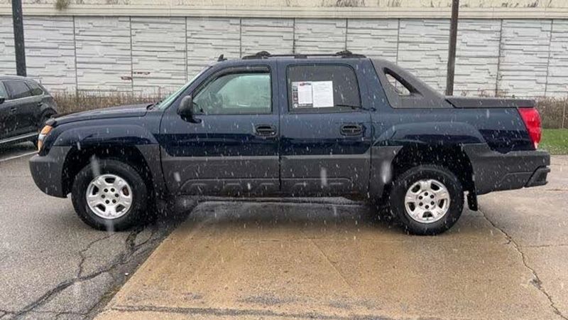2006 Chevrolet Avalanche — a typically priced live listing